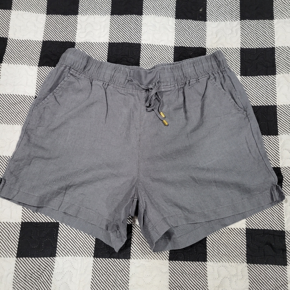 Women's Linen shorts, size Large